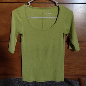 Everlane The Pima Micro-Rib Scoop-Neck Tee in Pepper Lime Green Size S